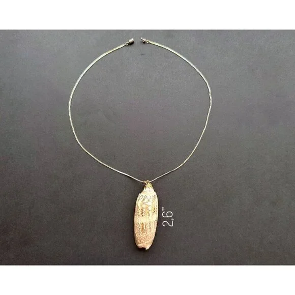 Shell bead, faux beige and white pearls, Olive shell pendant necklace set of 4 - Picture 4 of 10